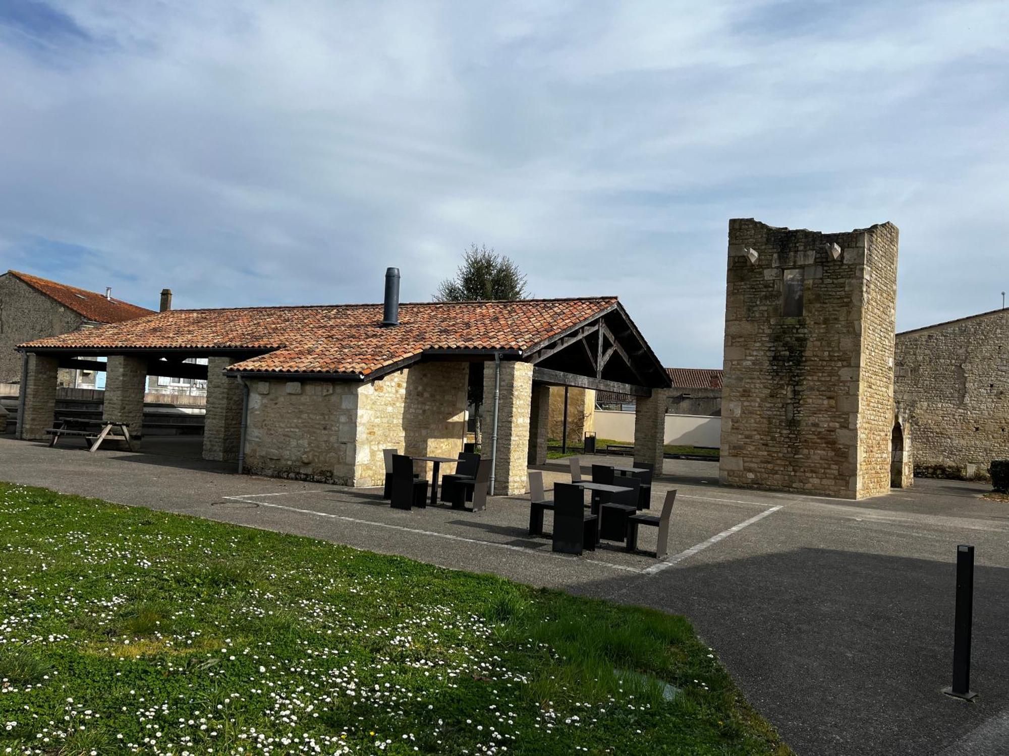 La Maison Du Bonheur Le Gué-de-Velluire Exterior foto